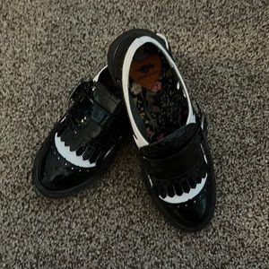 Rocketdog patent leather white and black buckle shoe 7.5